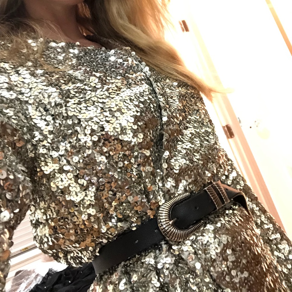 ✨ SILVER SEQUIN JACKET ✨